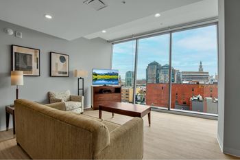 Wireless internet & cable tv included